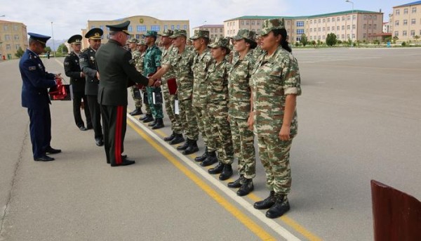 Naxçıvan Qarnizonunda növbəti kursların başa çatması münasibəti ilə buraxılış mərasimi keçirilib