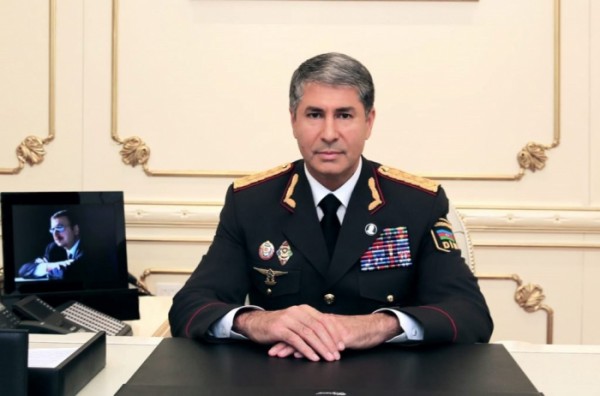 Nazir polis rəisini təqaüdə göndərdi