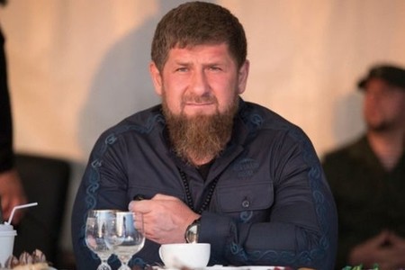 Kadırov "padşah" dediyi Putinlə söhbətinin təfərrüatını açıqladı