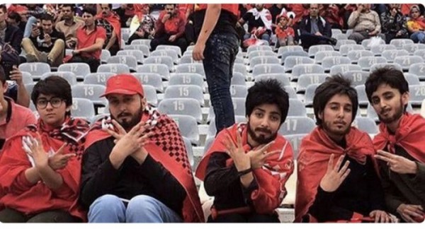 Futbola baxan “saqqallı” qızlar saxlanıldı