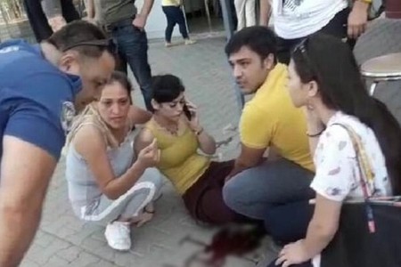 “Evlənirik” yazılan maşınla gəlib sevgilisini güllələdi