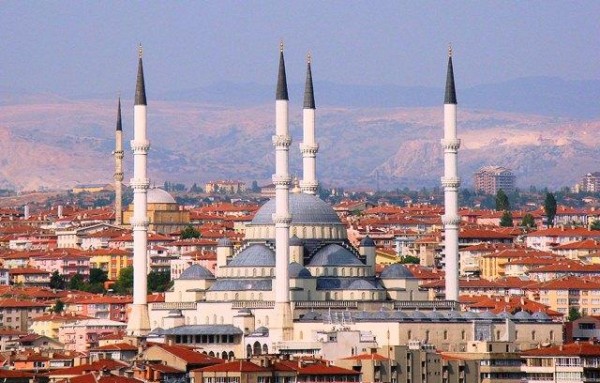 Türkiyə Osmanlı xəyallarını kənara qoysun - Suriyalı deputat