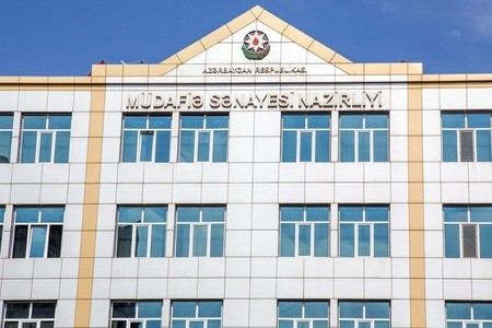 Mədət Quliyev Müdafiə Sənayesi Nazirliyinin sözçüsünü işdən çıxarıb