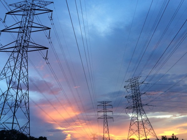 İran-Ermənistan elektrik xəttinin tikintisi təxirə salınıb