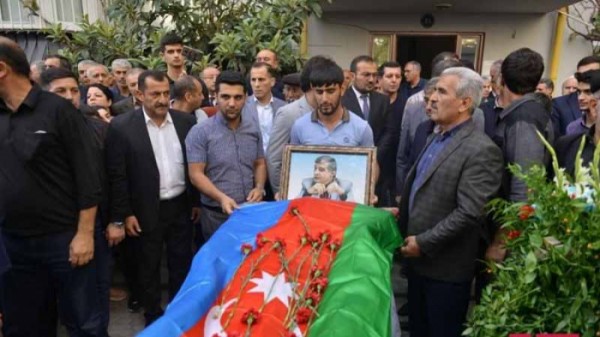 Vurğun Əyyub son mənzilə "Ruhani" ilə yola salındı
