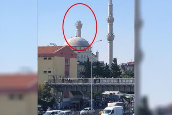 İstanbulda zəlzələ: məktəblər BAĞLANDI, məscidin minarəsi DAĞILDI