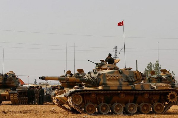 Türkiyə tank briqadasını Suriya sərhədinə göndərdi