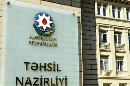 Təhsil Nazirliyi məktəb direktorunu işdən çıxardı - pul yığdığına görə