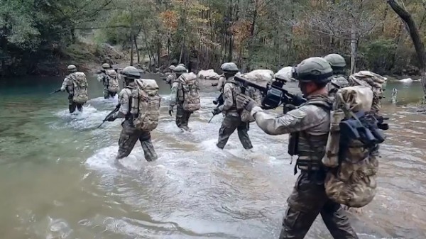 Türk komandolarının əməliyyat öncəsi döyüş hazırlığı: Əngəl tanımaz, aşarıq!