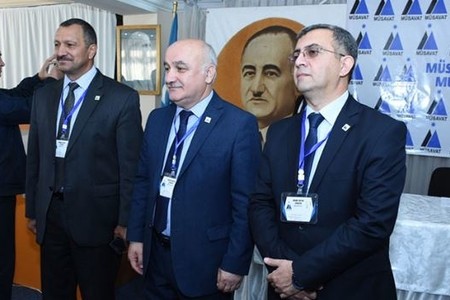 Arif Hacılı yenidən Müsavat Partiyasının başqanı seçildi