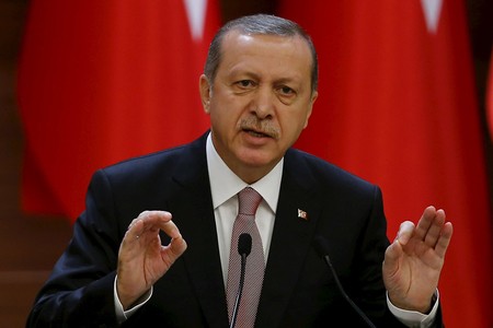 Ərdoğan: "Terrorçular Suriyanın şimalını tərk etməyə başlayıb"