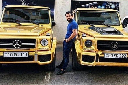 “26”lar kafesinin sahibinin oğlu niyə bıçaqlanıb?