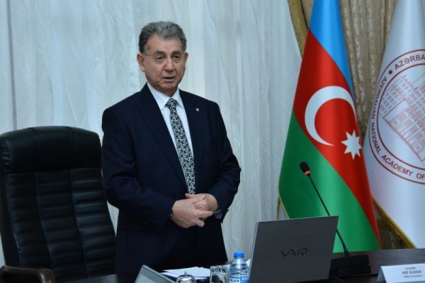 AMEA-nın 86 yaşlı prezidenti istefa ərizəsi yazdı