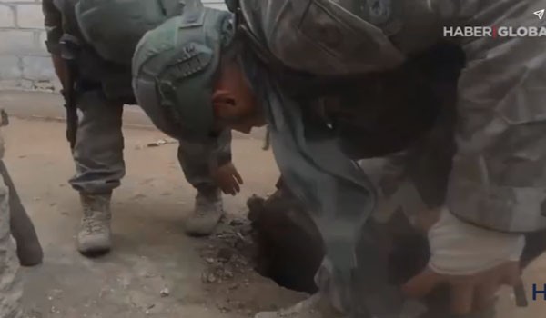 Türk əsgərİ Resulaynda terrorçuların daha bir gizli tunelini aşkar etdi