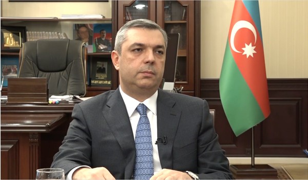 PA rəhbərinin 44 yaşı var - TƏRCÜMEYİ-HAL