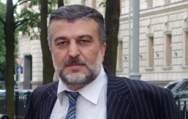 Dövlətə xəyanətdə təqsirləndirilən Fəxrəddin Abbasovun istintaqı başa çatıb