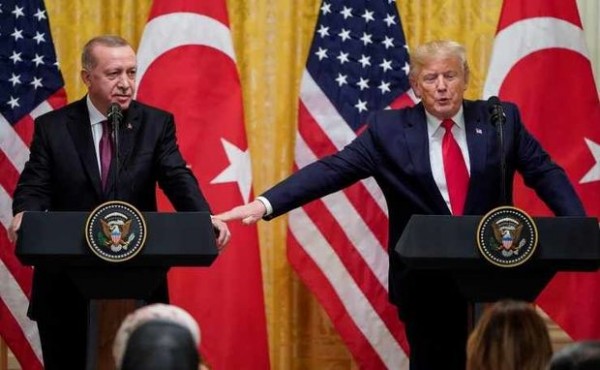 Ərdoğan Trampın sözünü kəsib, səhvini düzəltdi