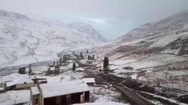 Daşkəsəndə 16, Sarıbaşda 11 sm hündürlüyündə qar yağıb