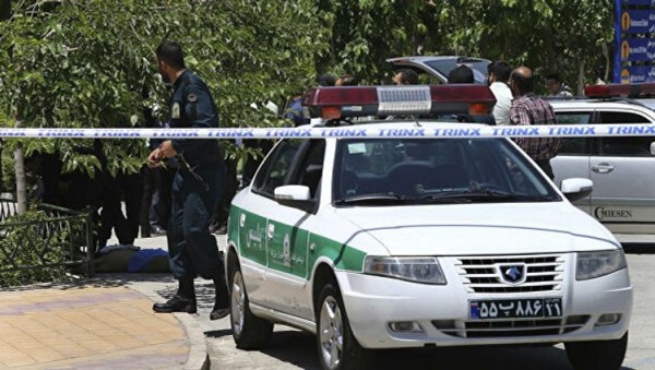 ﻿ İranda hərbçi üç polisi güllələyib