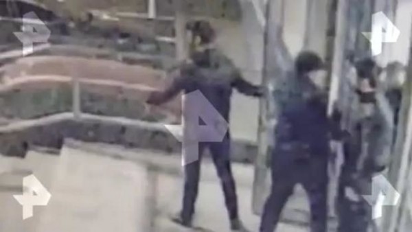 Rusiyada azərbaycanlılar arasında silahlı münaqişənin görüntüləri