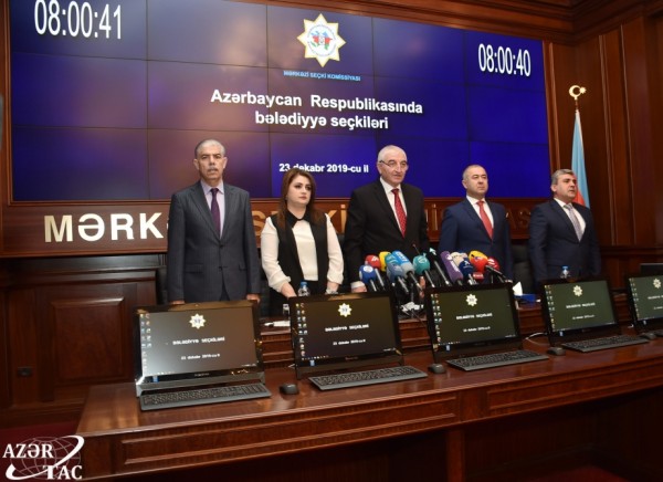 Azərbaycanda bələdiyyə seçkilərinə səsvermə başlayıb