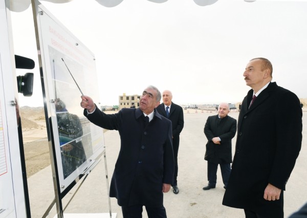 Prezident İlham Əliyev Bakı-Quba-Rusiya Federasiyası yolunun tikintisi ilə tanış olub