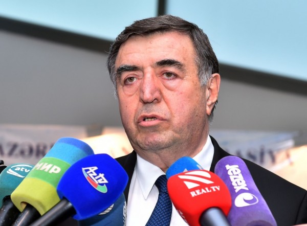 Əhməd Əhmədzadə “Əmək” ordeni ilə təltif edildi