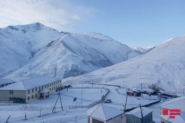 Şimal bölgəsinə qar yağıb, temperatur mənfi 11 dərəcəyədək enib
