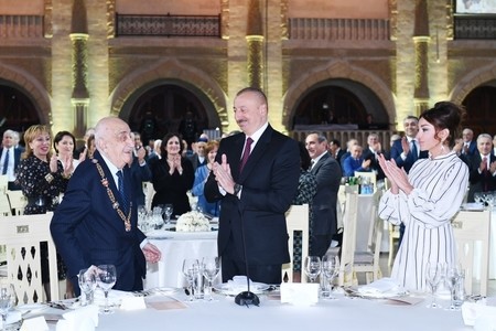 Prezidentin ad günü jesti Xoşbəxt Yusifzadəni kövrəltdi