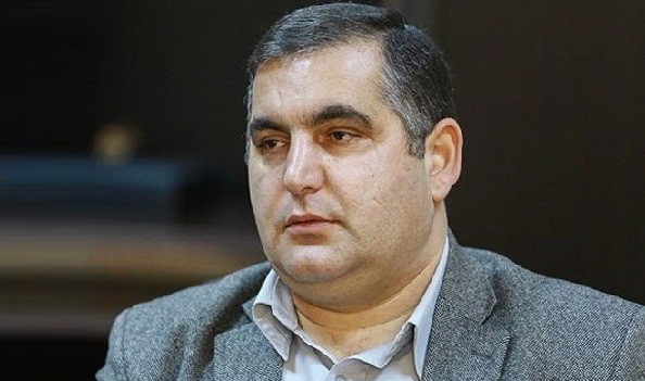 “Məişət pozğunları efirdə əxlaq dərsi keçirlər”