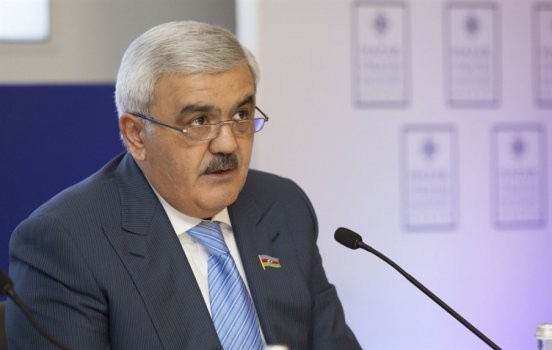 Rövnəq Abdullayev AFFA prezidenti vəzifəsinə namizədliyini irəli sürüb