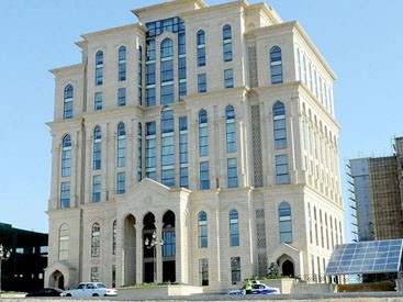 Deputatlığa namizədlərin seçki dairələri üzrə siyahısı açıqlanıb