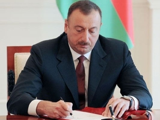 Prezident İlham Əliyev Vaqif Şadlinskini təltif edib