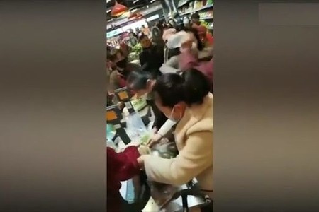 Dəhşətli virus təlaş yaratdı: İnsanlar ərzaq tədarükü görür
