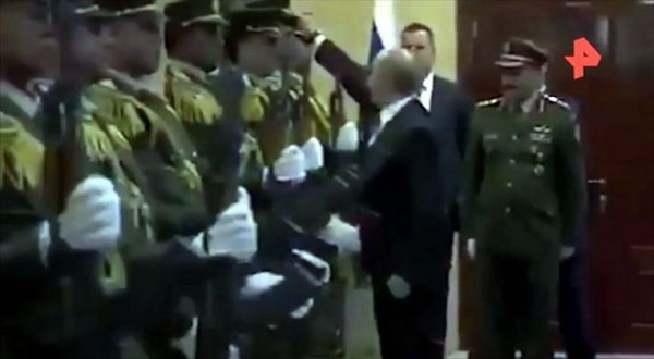 Putindən fələstinli əsgərə jest