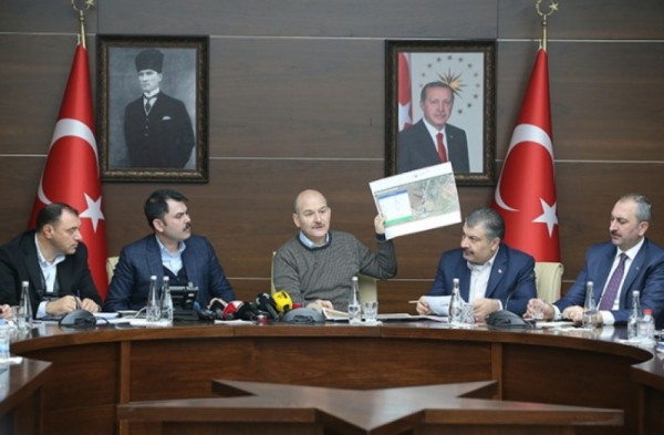 Türkiyə Daxili İşlər naziri: dağıntılar altından 45 nəfər sağ çıxarılıb, 39 nəfər həlak olub