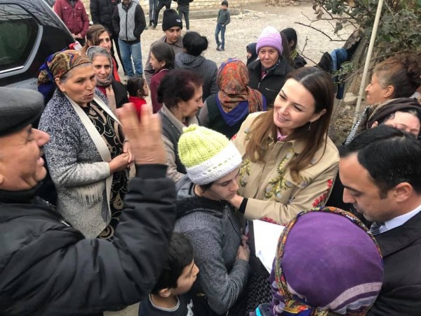 Qənirə Paşayeva Tovuzun Hunanlar kəndində seçicilərlə görüşüb, şəhid ailələrini ziyarət edib - FOTO