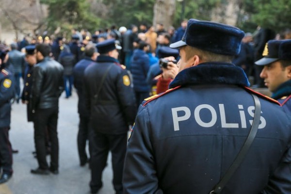 Bakıda polislər qadının həyatını xilas etdilər