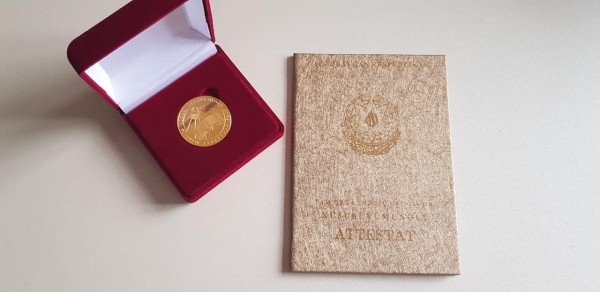 Məktəblərdə məzunlara medal verilməsi ləğv olundu