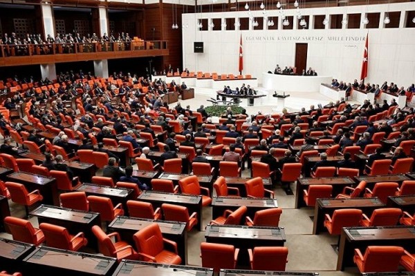 Türkiyə parlamentində 6 saat qapalı iclas keçirildi