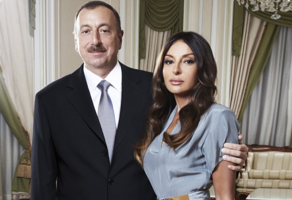 Prezidentin 8 mart təbriki: Azərbaycanın inkişaf salnaməsinə parlaq səhifələr yazacaqsınız