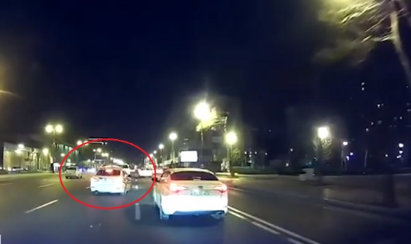 Bakıda yol polisləri təhlükəli manevrlər edərək qaydaları pozdular