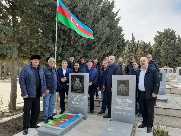 Azərbaycan istehkamçılar günüdür - Keçmiş döyüşçülər Fred Asifin məzarın ziyarət etdilər