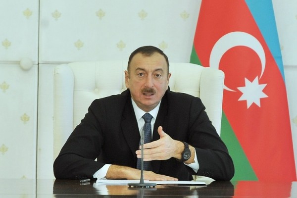 Prezident keçmiş deputatlardan danışdı: Problemlərlə maraqlanmırdılar