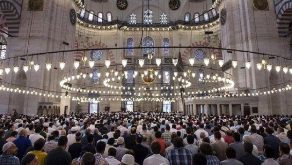 Türkiyədə kütləvi namaz mərasimləri ləğv edildi