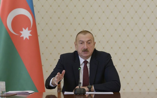 Prezident dövlət televiziyası vasitəsilə təcili xalqa müraciət etdi