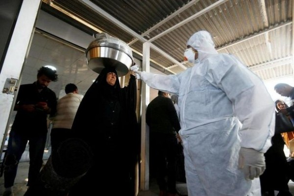 “Koronavirus yoxdur” deyib müqəddəs yerlərin dəmirlərini yalayan jurnalist öldü