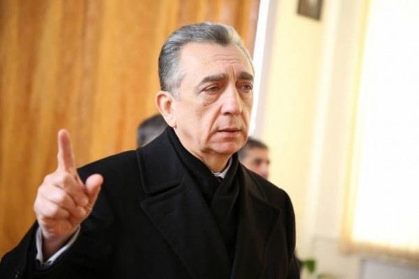 Eldar Əzizov Qaradağın icra başçısını cəzalandırdı