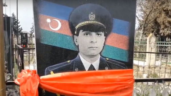 Şəhidin məzarından oğurluq edən narkoman tutuldu