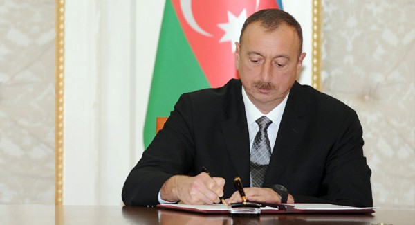 Prezident Xalq artistini ordenlə təltif etdi - Sərəncam